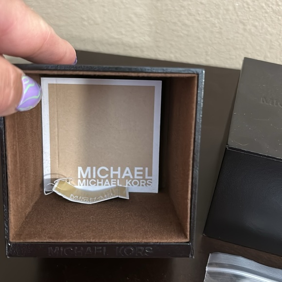 Never worn!! Watch - Picture 5 of 5